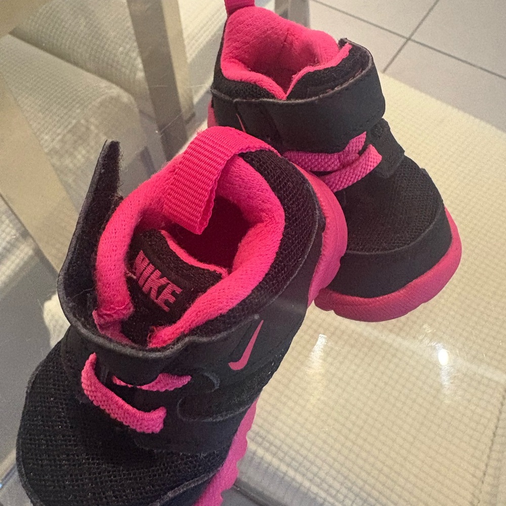 Nike Kids Black and Hot Pink Sneakers